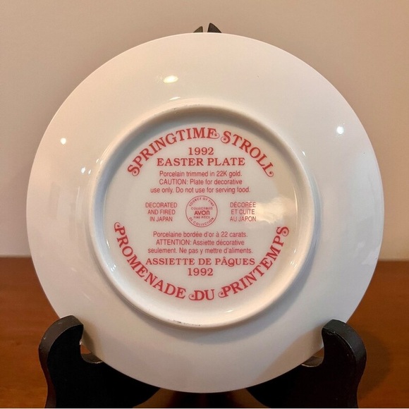 Vintage 1992 “Springtime Stroll” by Avon Porcelain Easter Plate Trimmed … - Picture 2 of 4